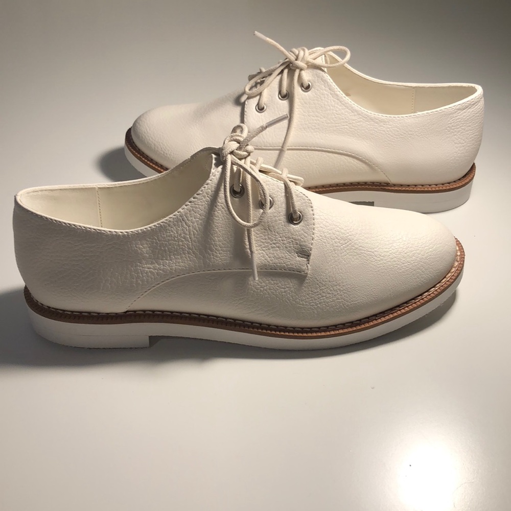 Forever 21 Textured Faux Leather White Oxfords